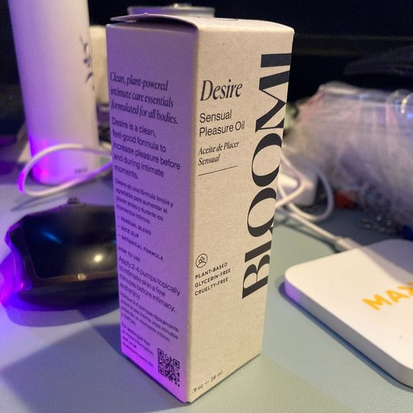 Bloomi Desire Sensual Pleasure Oil - Picture 2 of 3